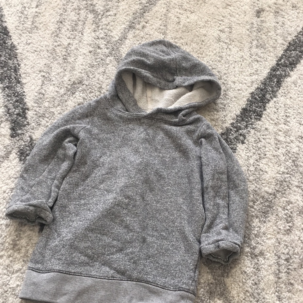 ⚡️$4 FLASH SALE⚡️ Sweatshirt Gray Baby Gap 2T - Picture 5 of 8